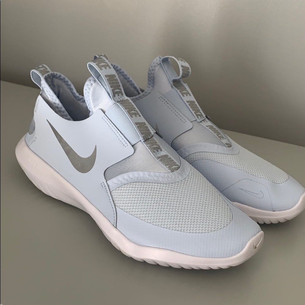 Girls 6 1/2 Nike blue shoes